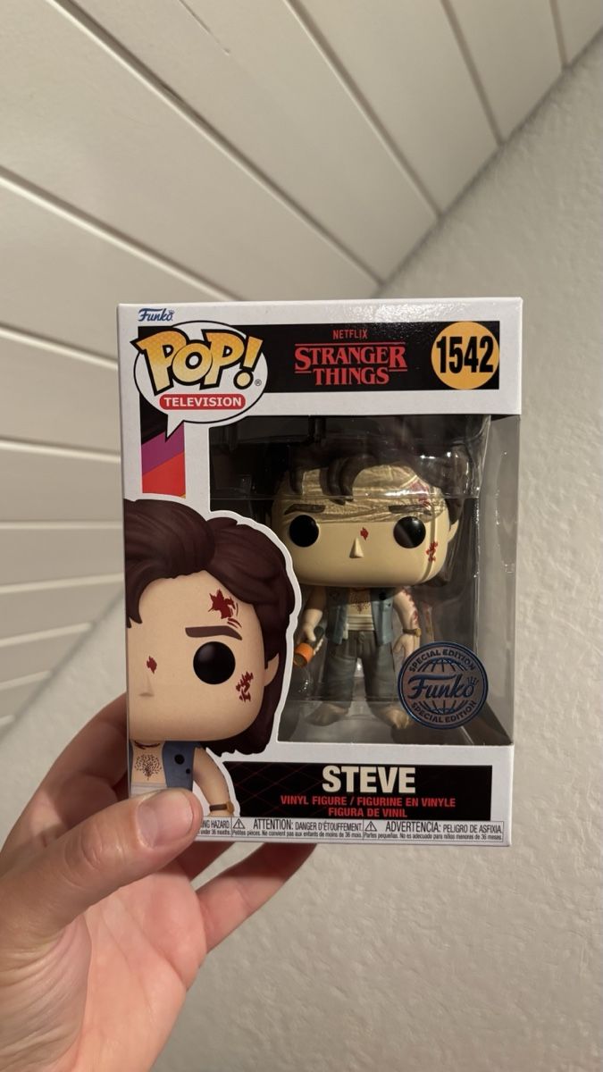 Funko Statuette: Funko Pop Stranger Things Steve #1542  – Nuovo (secondo la descrizione) da Büren an der Aare venduto da FindyourPops
