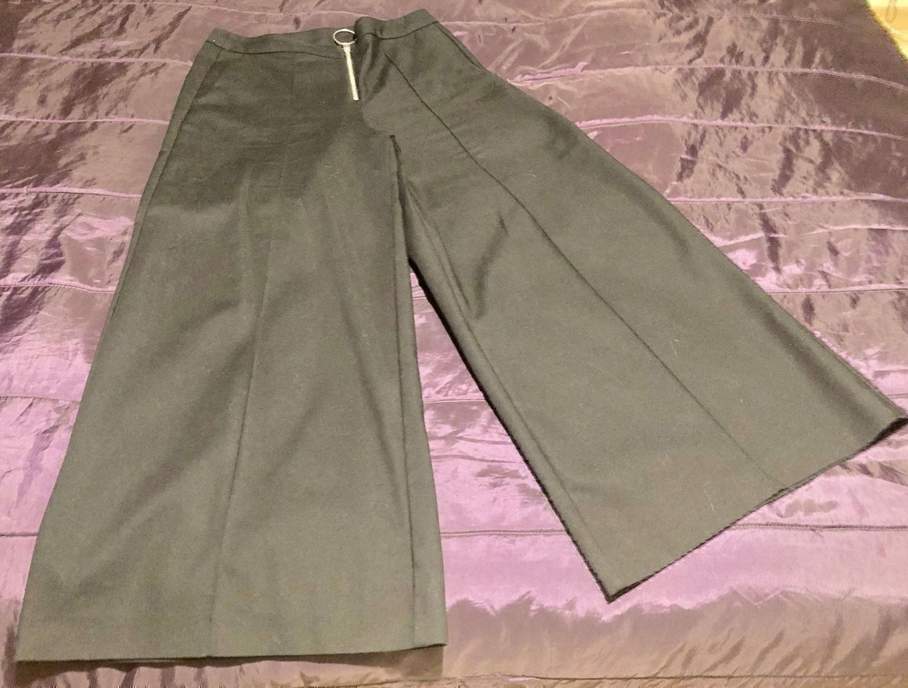 Pantaloni: Pantalon 7/8 ample  taille haute t.38 – Nuovo (secondo la descrizione) da Sion venduto da DayJenn