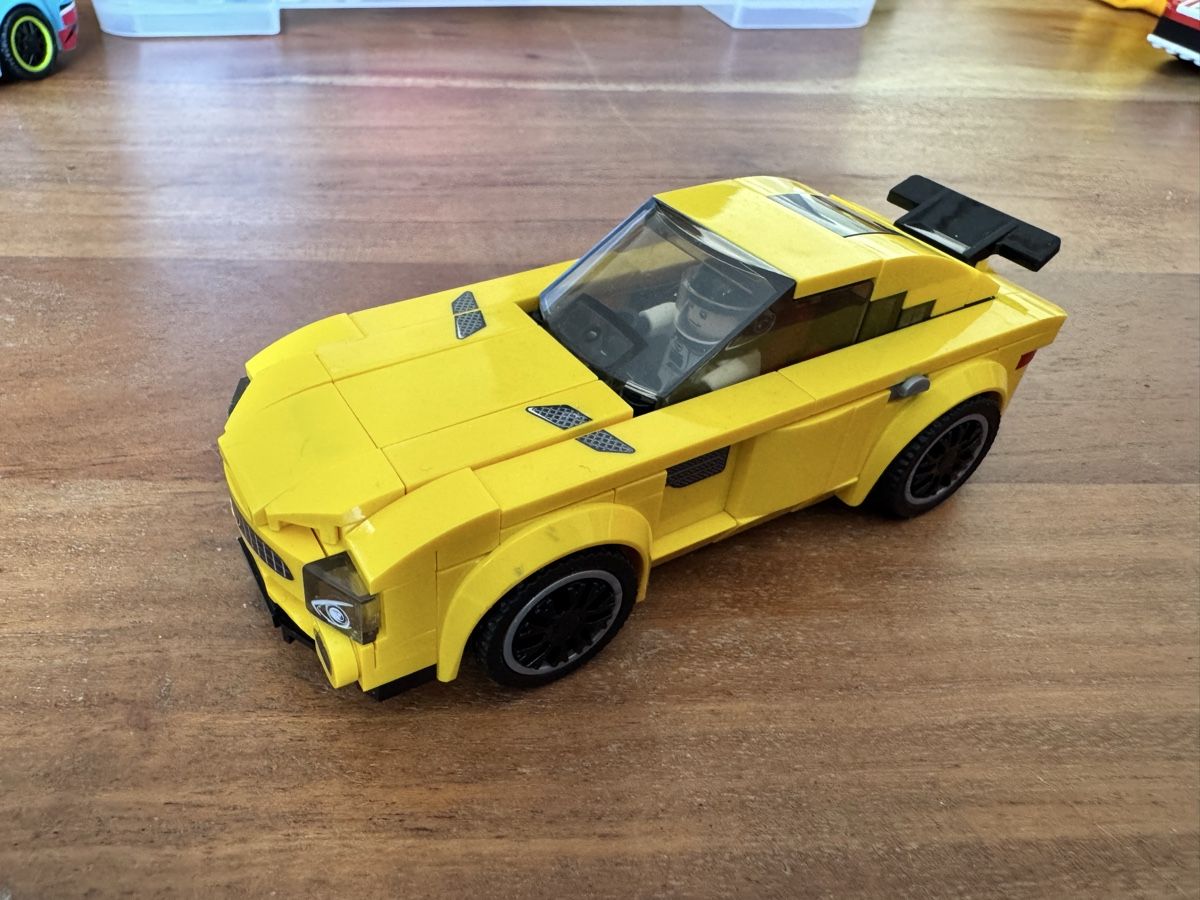 Lego Spielzeuge: Gelber Lego Speed Champions Mercedes-AMG GT3, Top! – Gebraucht aus St. Gallen von Popolone26