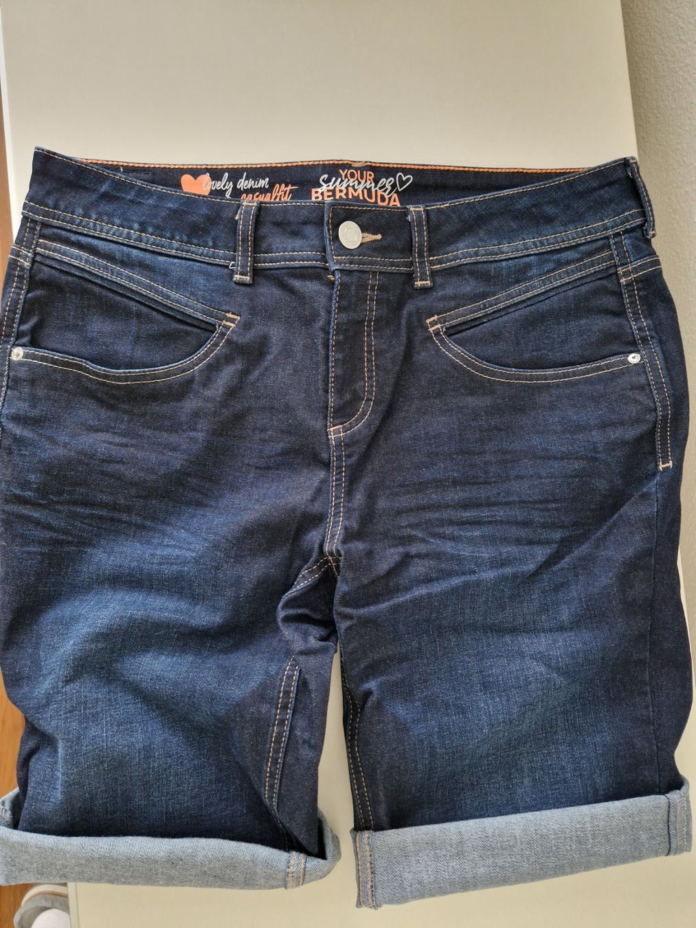 Pantaloni: Bermuda Jeans Jane – Nuovo (secondo la descrizione) da Wettingen venduto da kruemi