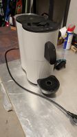 Machine à café blanche, état d'occasion, avec accessoire