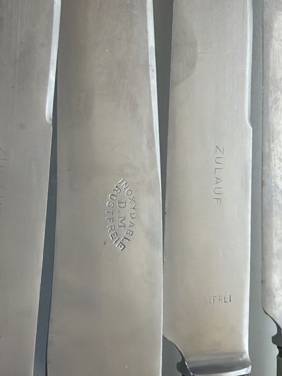 Coltelli da cucina: Messer mit Holzgriffen – Usato da Gossau SG venduto da sushifactory 1