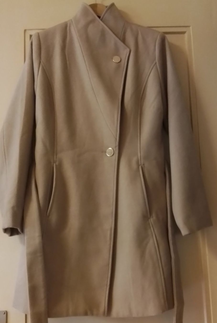 Cappotti: Eleganter, schicker Mantel, beige, Gr. M – Usato da Zürich venduto da meinhobby