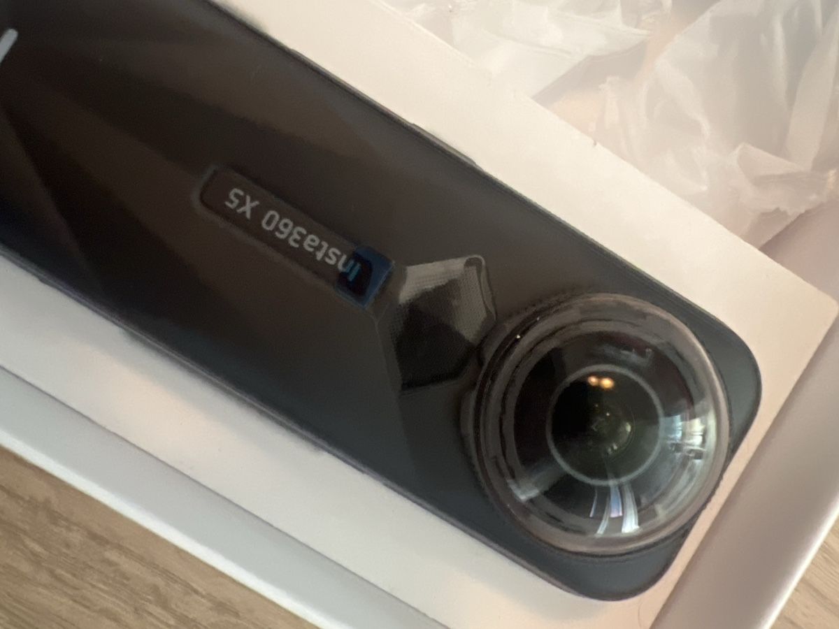Insta360 Action Cam: Insta360 X5 inkl. gratis Zubehör – Nuovo (secondo la descrizione) da Cham venduto da Jaenu. 1