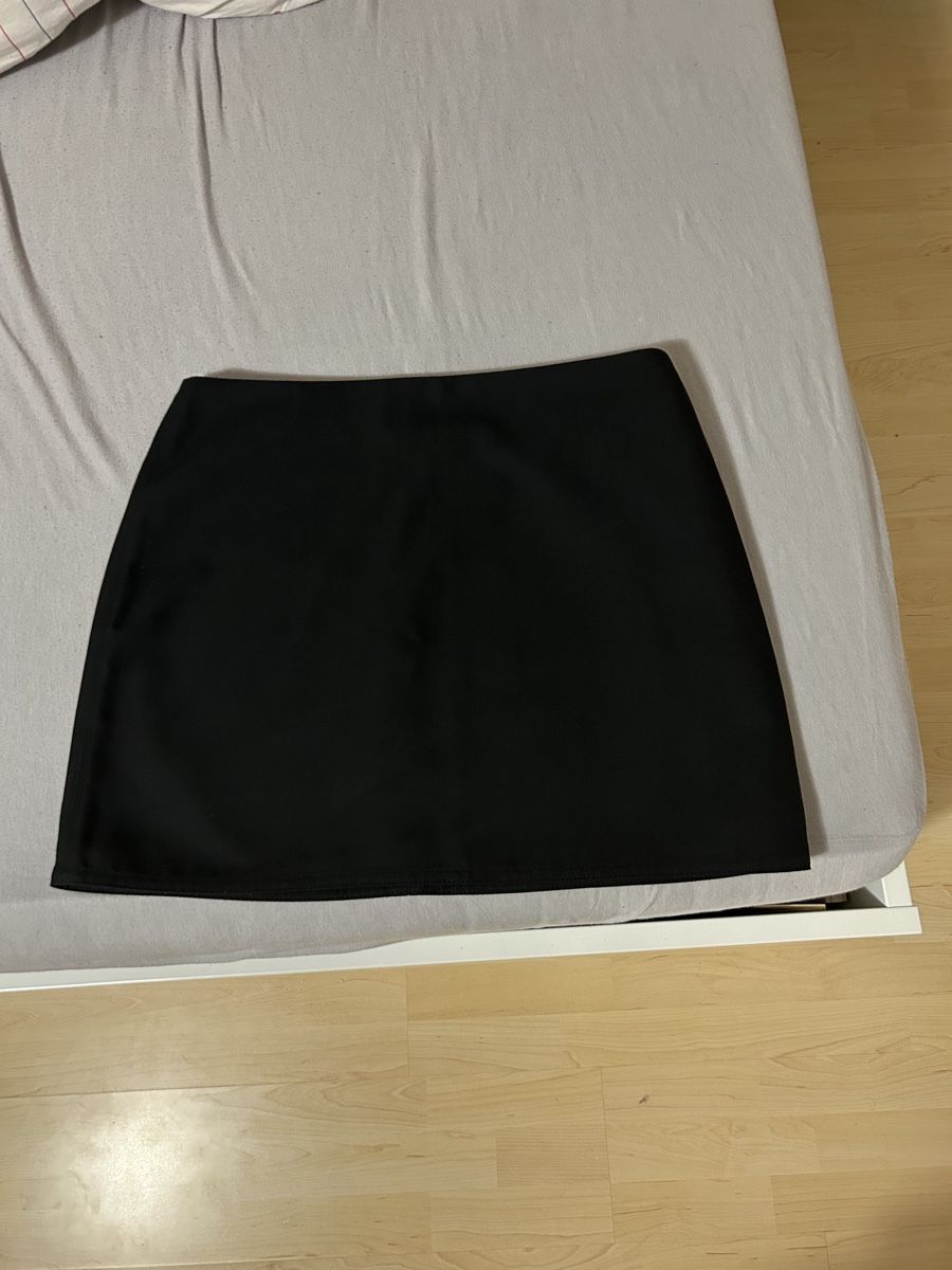 H&M Jupes: Schwarzer Minirock – Neuf (Voir description) à Kaisten par r_w