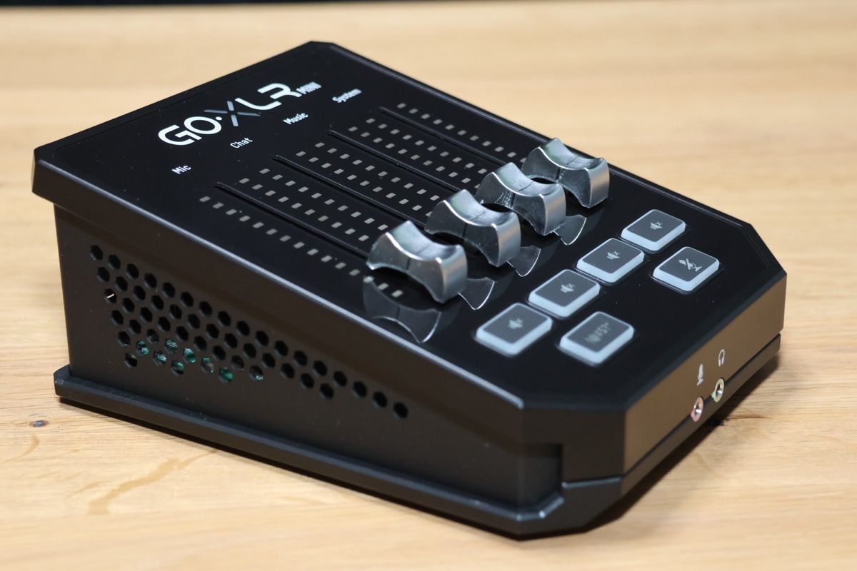 TC Helicon Console di mixaggio: TC-Helicon GO XLR MINI Mixer, USB Audio Interface – Usato da St. Gallen venduto da UsDeSchwiz 3