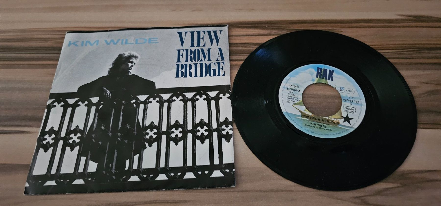 Dischi in vinile: Kim Wilde - VIEW FROM A BRIDGE/ Vinyl Single – Usato da Geuensee venduto da jes_9xyk
