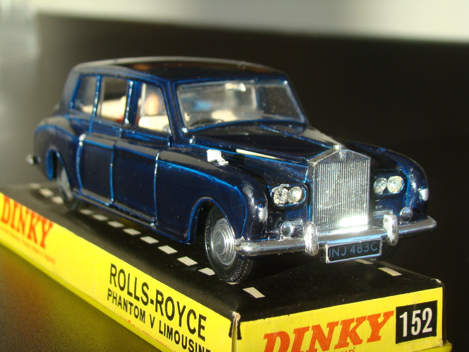 Dinky Toys Modellini d'auto: Dinky Rolls Royce Phantom V navy blue 152 schön selten box – Usato da Walzenhausen venduto da Vanquish711