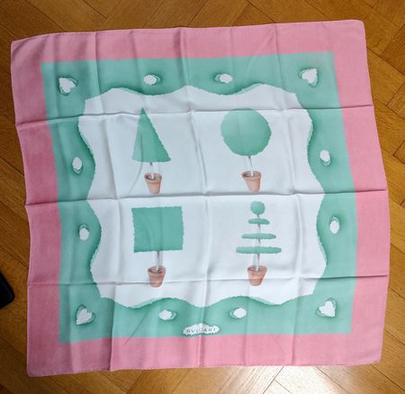 Foulard en soie Bulgari - rose et vert pâle, arbres