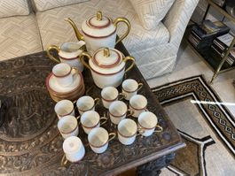 Elegantes Porzellan-Kaffeeservice Rot/Gold – 13-teilig
