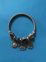 Armband goldfarben mit verschiedenen Anhängern neu