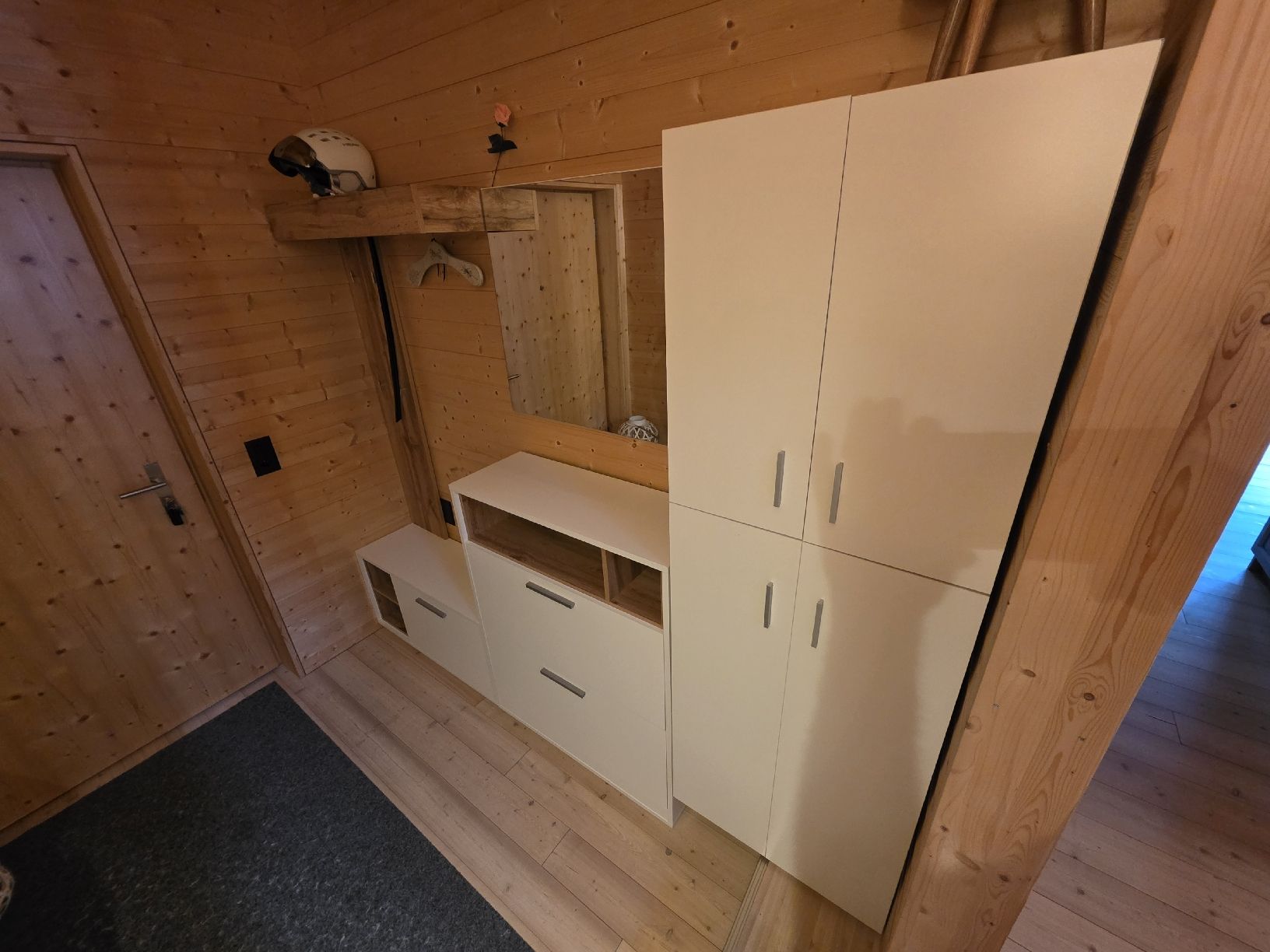 Guardaroba: Garderobe Weiss Holz – Usato da Bäretswil venduto da Suter89