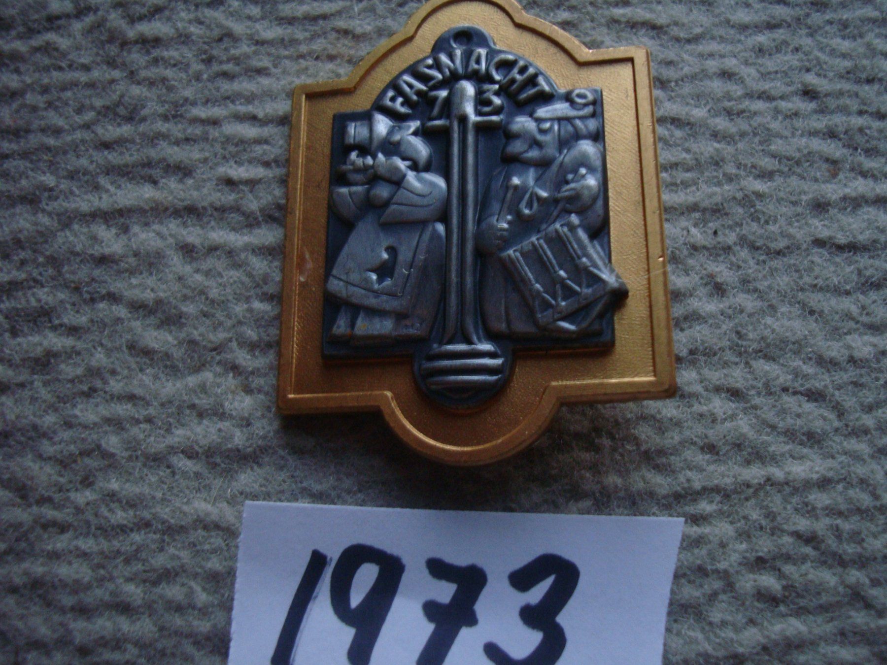 Placchette & Badge: Basler Plakette 1973 Gold – Usato da Arlesheim venduto da printz01