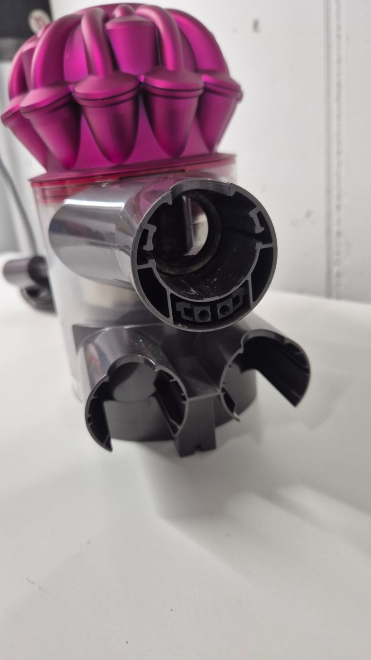 Dyson Aspirapolveri & Accessori: Dyson Akkuhandstaubsauger ab 1.- – Usato da Sitterdorf venduto da Lenggi7 4