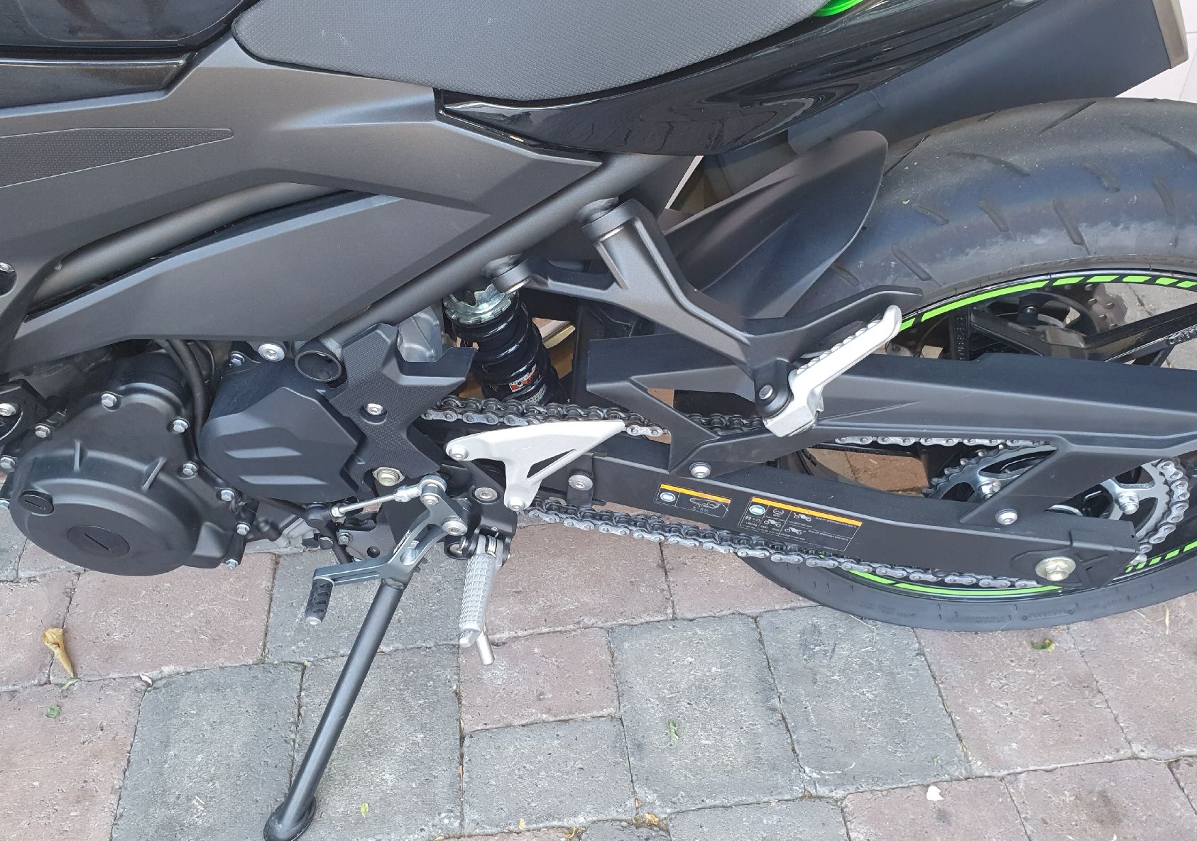 Kawasaki Strasse: Kawasaki Z400 – Gebraucht aus Büsserach von tkk_bfw7 3