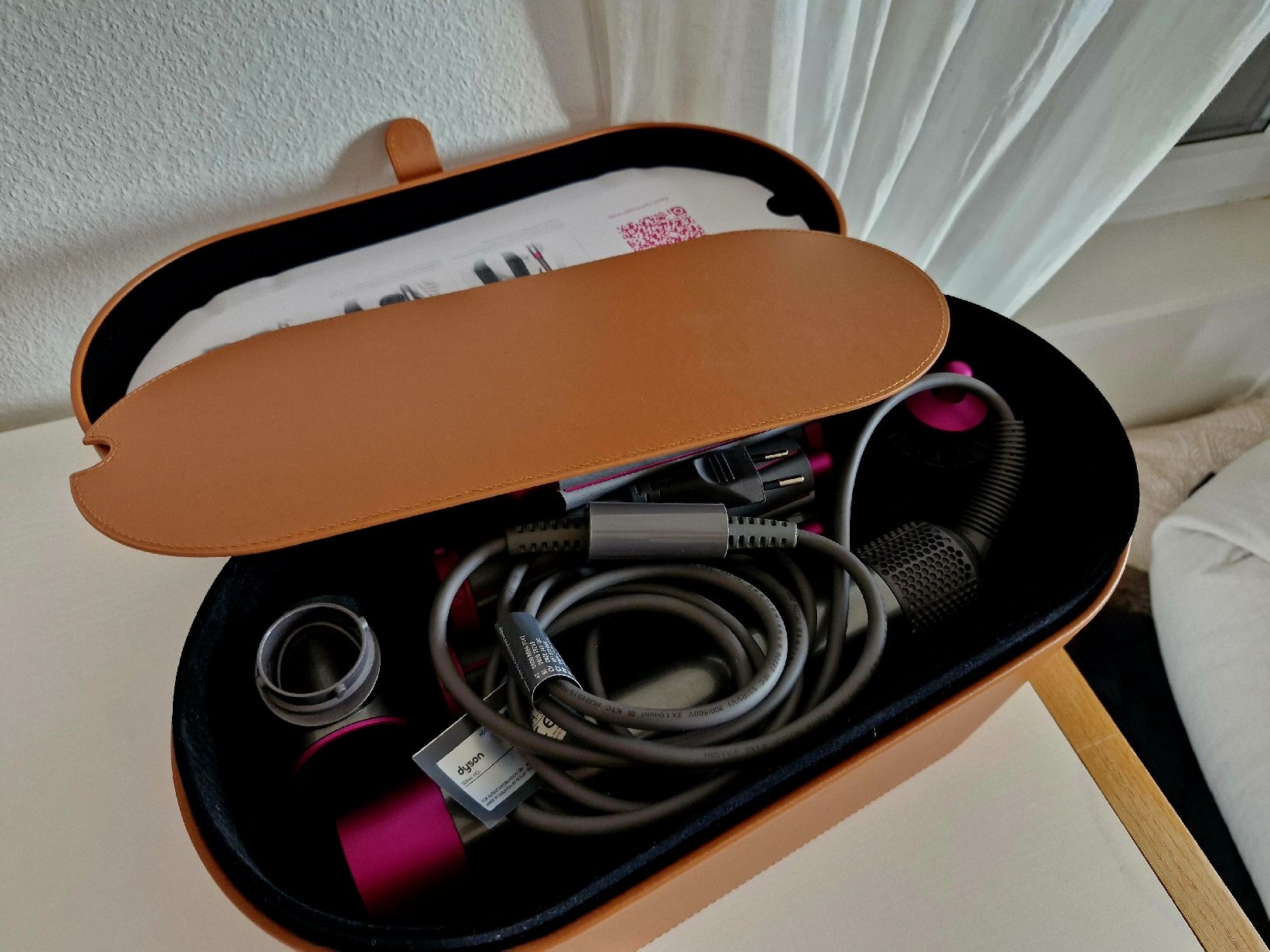 Dyson Sèche-cheveux: Airwrap dyson – Neuf avec emballage d'origine à St-Saphorin-Lavaux par cfe_bq5f 1