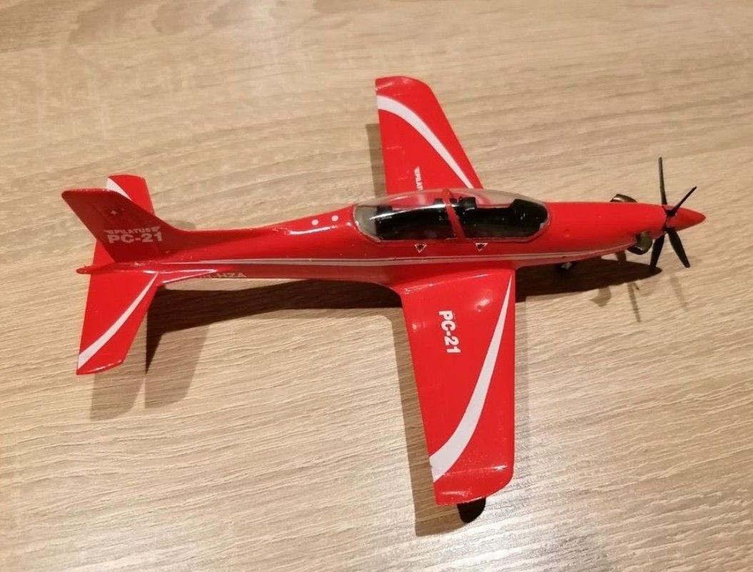 Schweizer Armee Kit di modellismo & Modellini statici: PC 21 Swiss Army – Nuovo (secondo la descrizione) da Brunnen venduto da pepone08 3