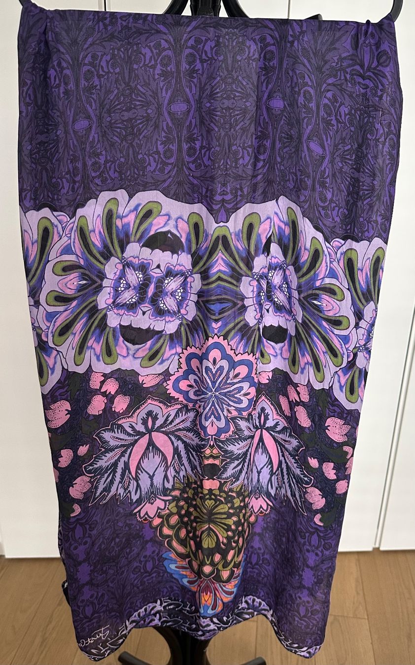 Roberto Cavalli Foulard & Sciarpe: Seidenschal Just Cavalli – Usato da Zürich venduto da kuz_9ghl 1
