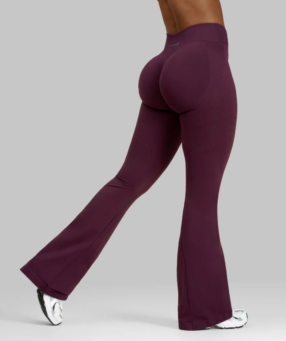 Leggings: Damen Trainingshose Bootcut Flared Grösse S neu – Neuf avec emballage d'origine à Zürich par con_kc7f 1