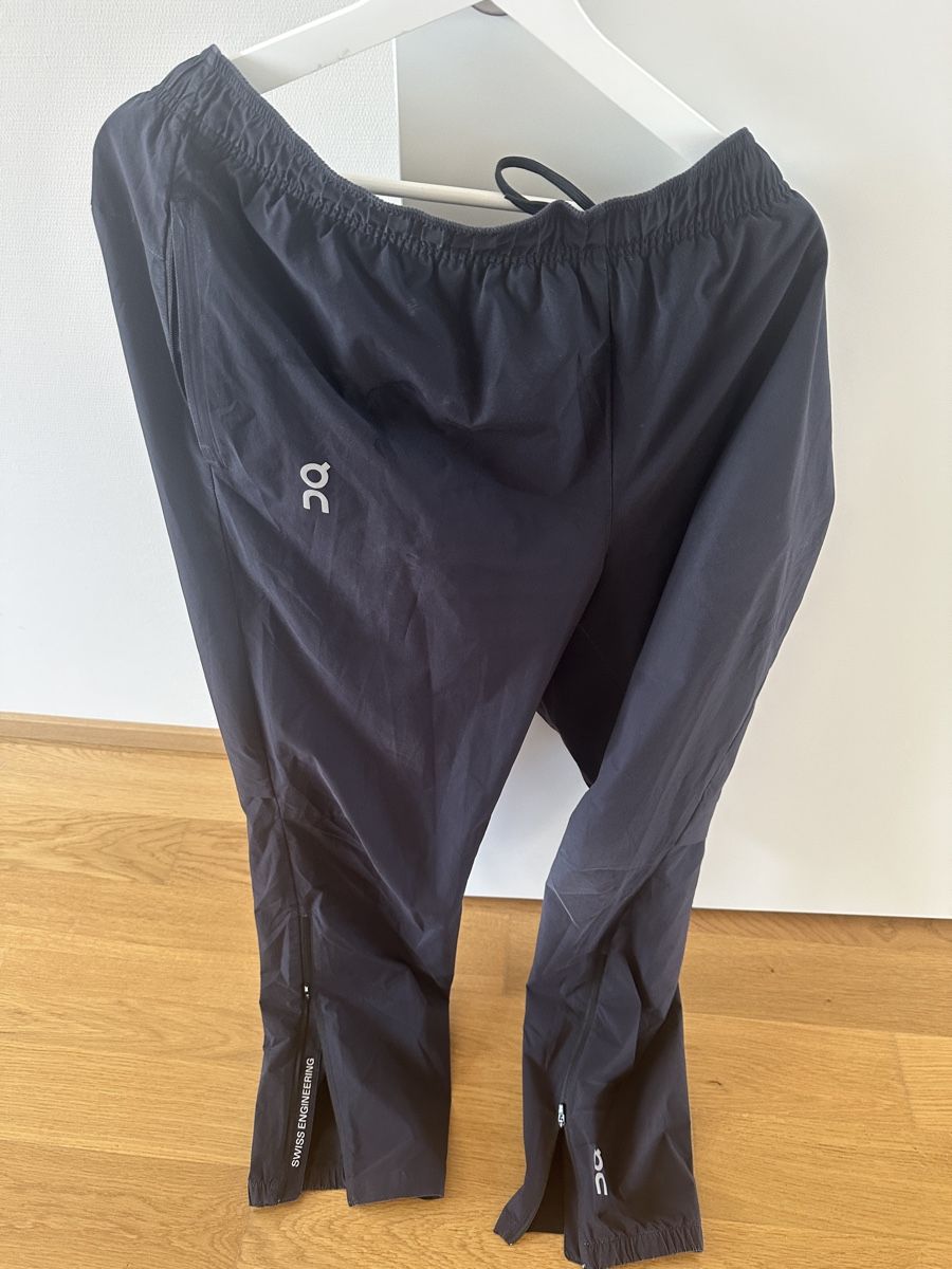 Pantaloni: On Running Core Pants Men's XL Black Swiss Engineering - Per – Usato da Zürich venduto da gel_8npg