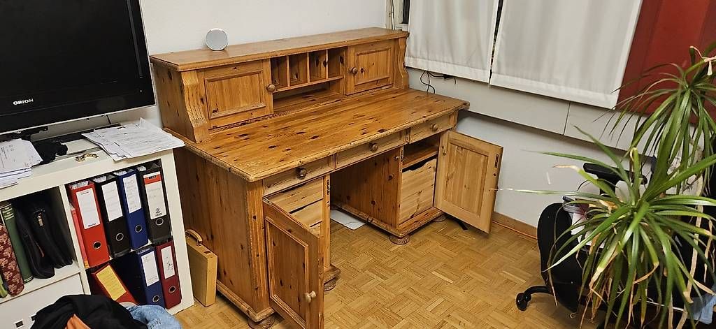 Scrivanie: Massivholz Schreibtisch  – Usato da Frenkendorf venduto da fel_vpj8 3