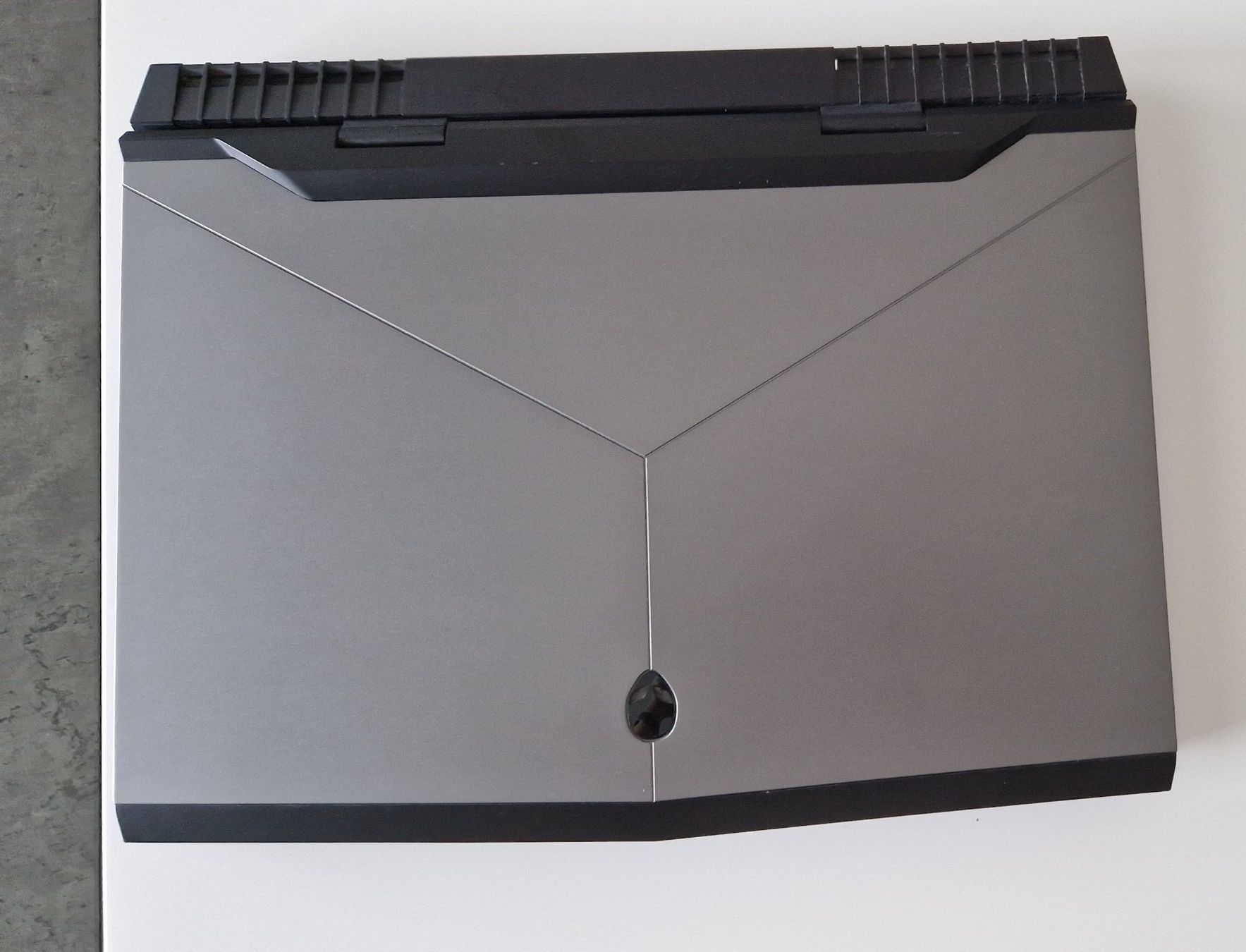 Alienware Notebooks: Alienware 17 R4 Gaming Laptop – Gebraucht aus Zug von  1