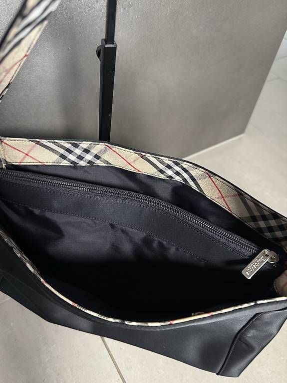 Borse da donna: Burberry Tasche – Usato da Dällikon venduto da Anna.s.45 4