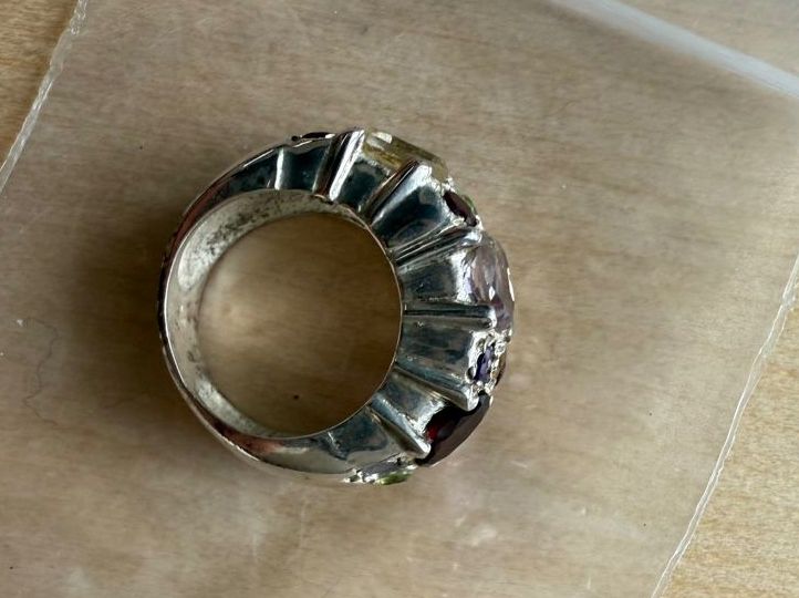 Ringe: Ring mit 18 farbigen Steinen aus Hampi - Indien – Gebraucht aus Uster von Schangnau87 3