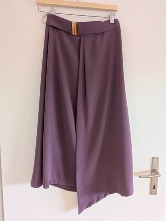 Toi&Moi (Greek brand) Plum Pleated Skirt -never worn, M