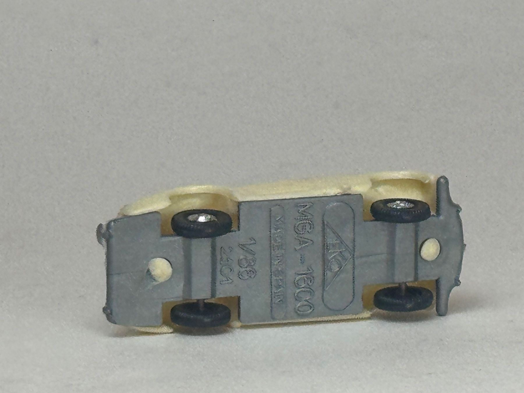 Eko Modellini d'auto: GB- EKO MG A Cabriolet hellcremeweiss – Usato da Elm venduto da Wikmtz 2