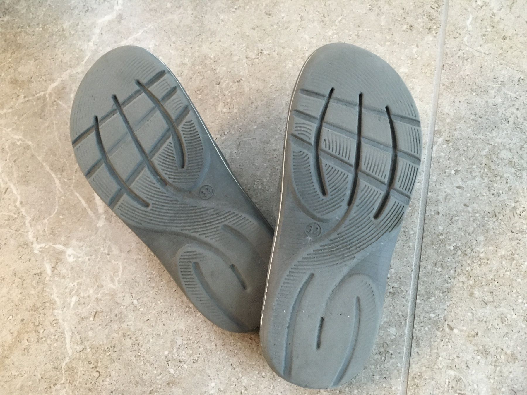 Schuhe für Jungen: Badesandalen Gr. 32 – Gebraucht aus Gächlingen von Tara_devi 1