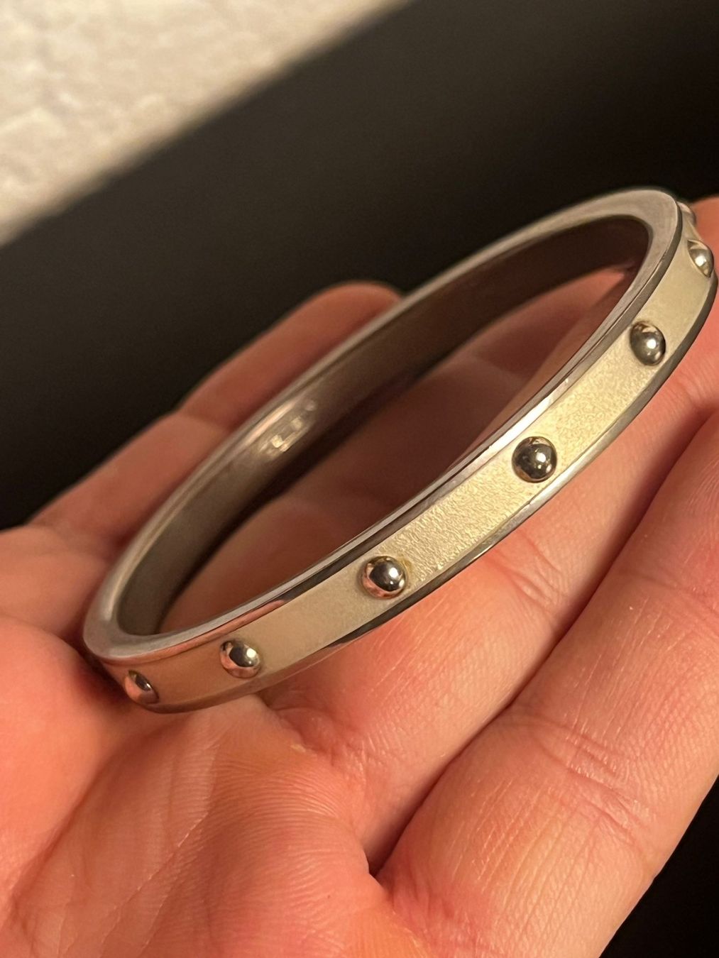 Coach Bracciali & Braccialetti: COACH Armreif Silber Nieten Design – Usato da Winterthur venduto da Dejv