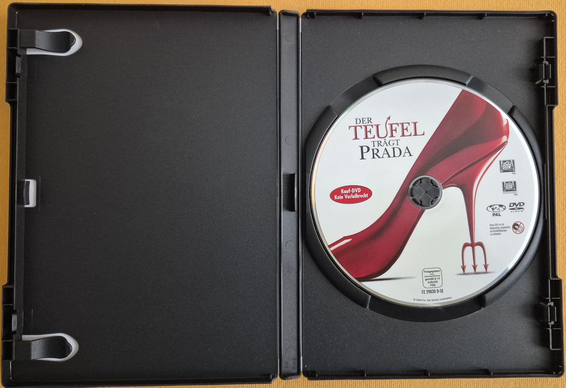 Tutti i DVDs: DVD "Der Teufel trägt Prada" – Usato da Bern venduto da TPF001 1