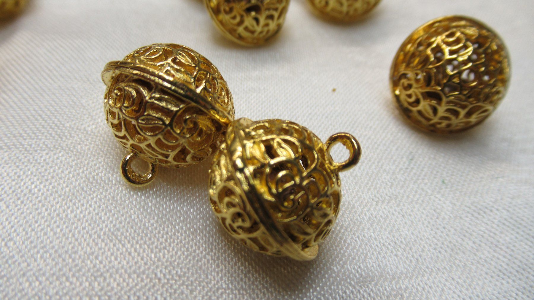 Tutte le decorazioni: Glöckchen goldfarben basteln Deko – Nuovo e nell'imballaggio originale da Meisterschwanden venduto da TiSiBu59