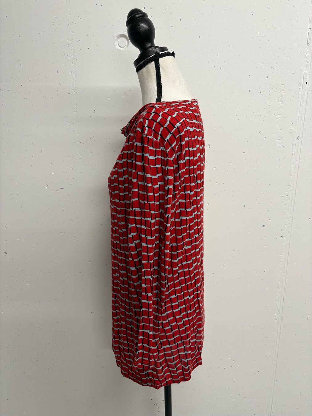 Max Mara Camicette: Weekend Max Mara Rote Bluse Muster Gr. 38 Wasserfallkragen – Usato da Regensdorf venduto da secondchancefashion 2