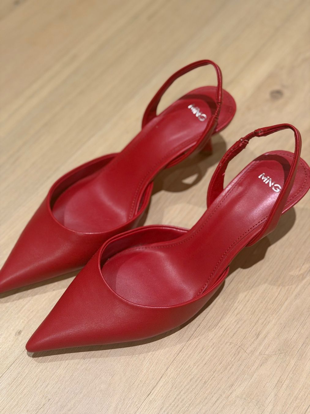 Mango Scarpe da donna: Mango Schuhe, rot (Grösse 37) – Usato da Dübendorf venduto da kmag-20
