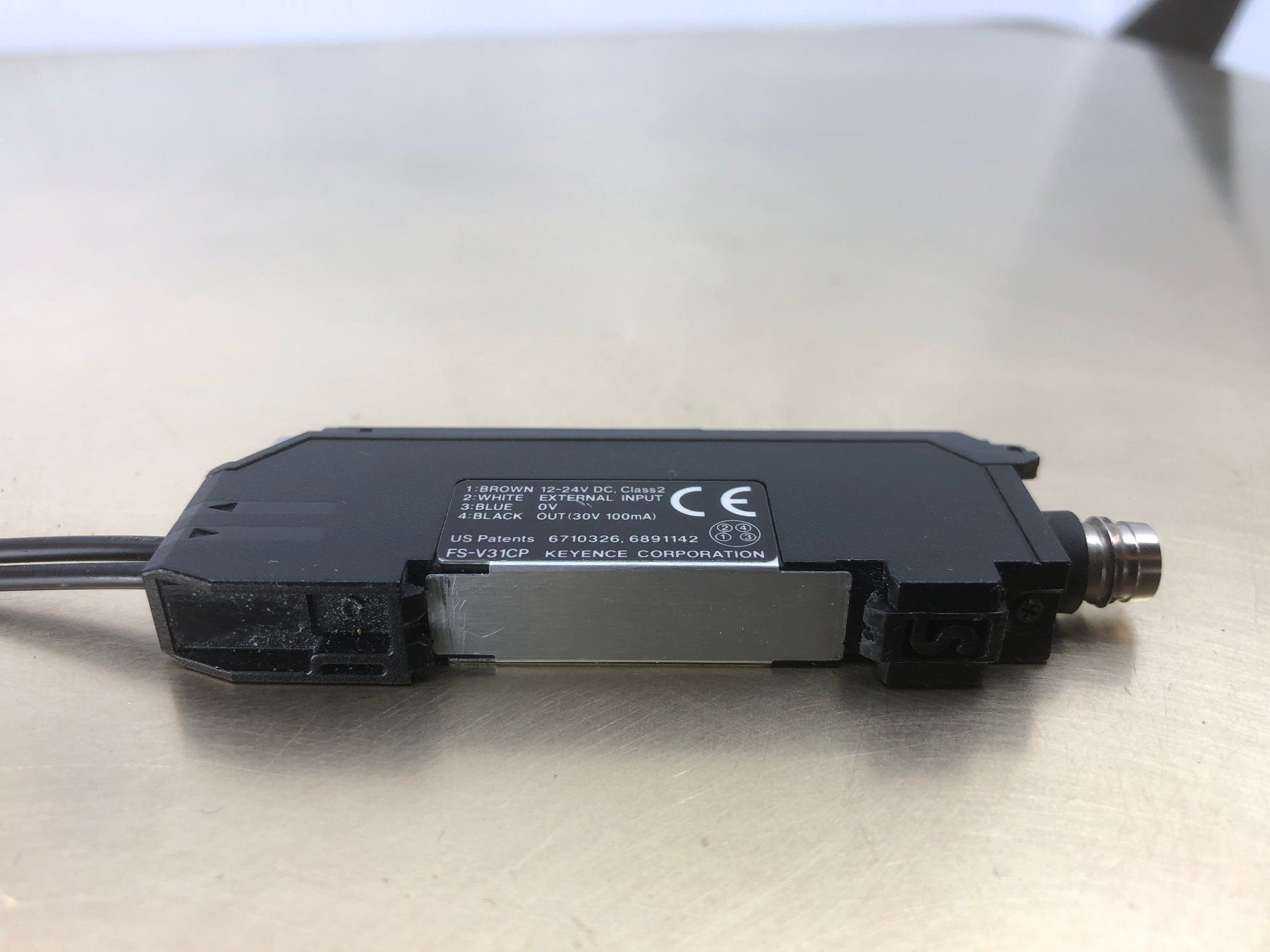 Componenti elettronici: Lichtleiter KEYENCE FS-V31CP & Keyence FU-11 – Usato da Laufenburg venduto da Sirluger 2