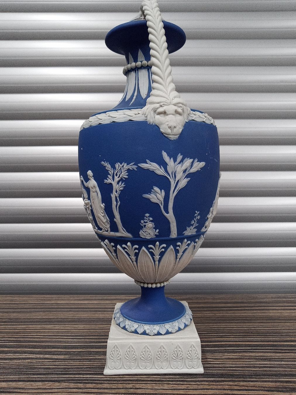 Wedgwood Vasi & Recipienti: WEDGWOOD Jasperware dark blue Amphore / Vase – Usato da Reiden venduto da Zofi-Brocki 1