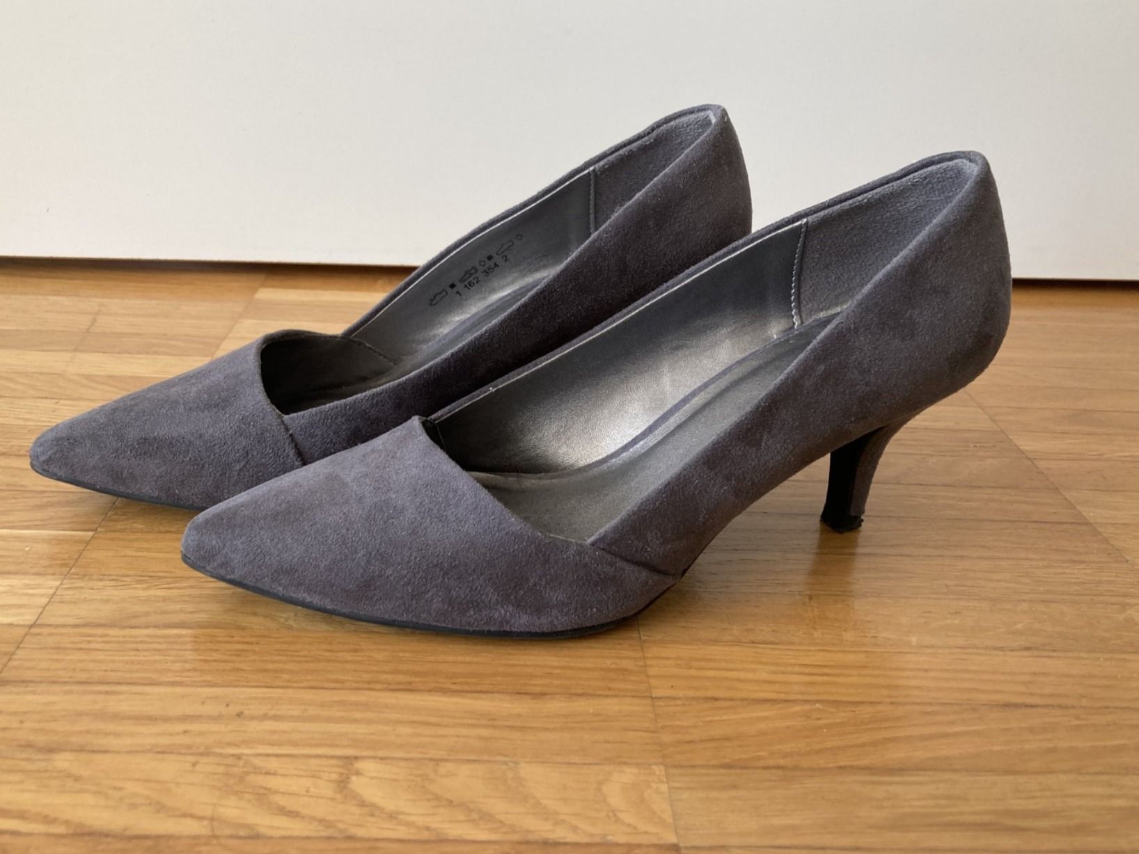 Scarpe da donna: Pumps in Velouroptik, Gr. 36 – Nuovo (secondo la descrizione) da Basel venduto da Nofretete39 2
