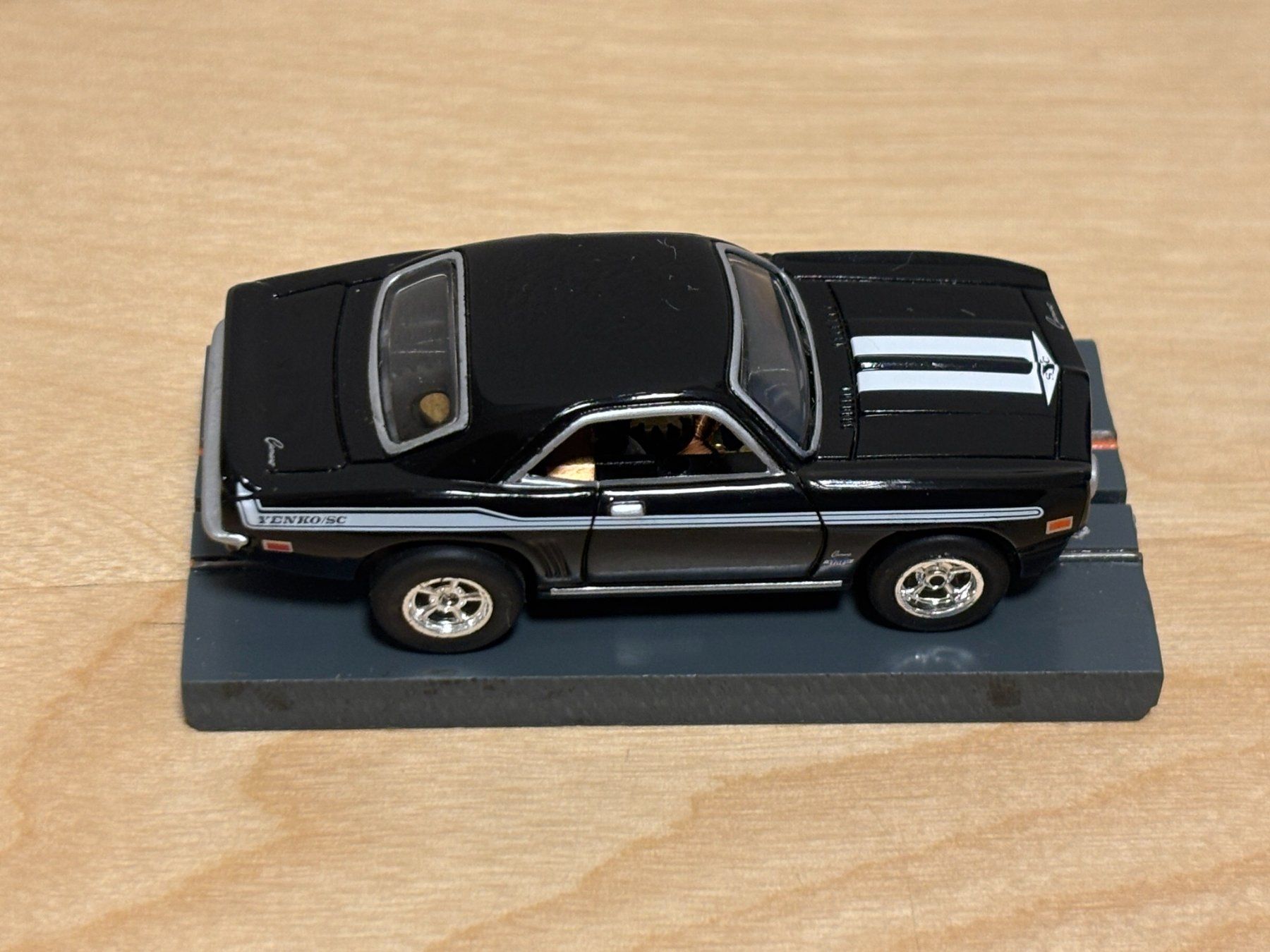 Circuits: Johnny Lightning Yenko Camaro schwarz – Neuf (Voir description) à Bülach par h0slotch 5