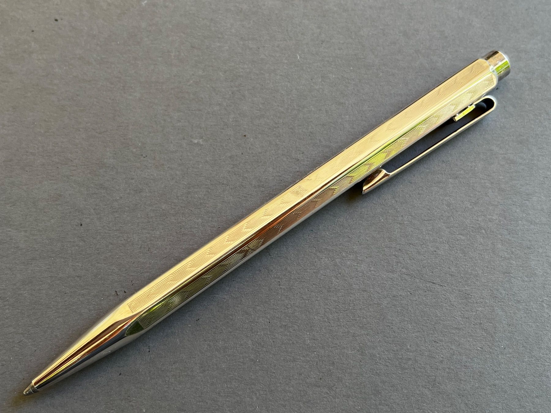 Caran D'Ache Penna & Evidenziatori: Caran d’Ache Ecridor Kugelschreiber versilbert Garlock db – Usato da Zürich venduto da FV.vintage 1