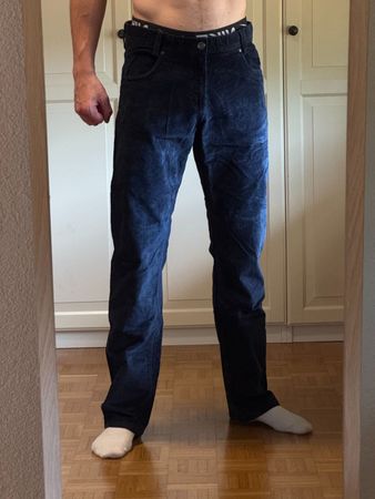 Cordhose Herren dunkelblau Grösse 32/32 guter Zustand
