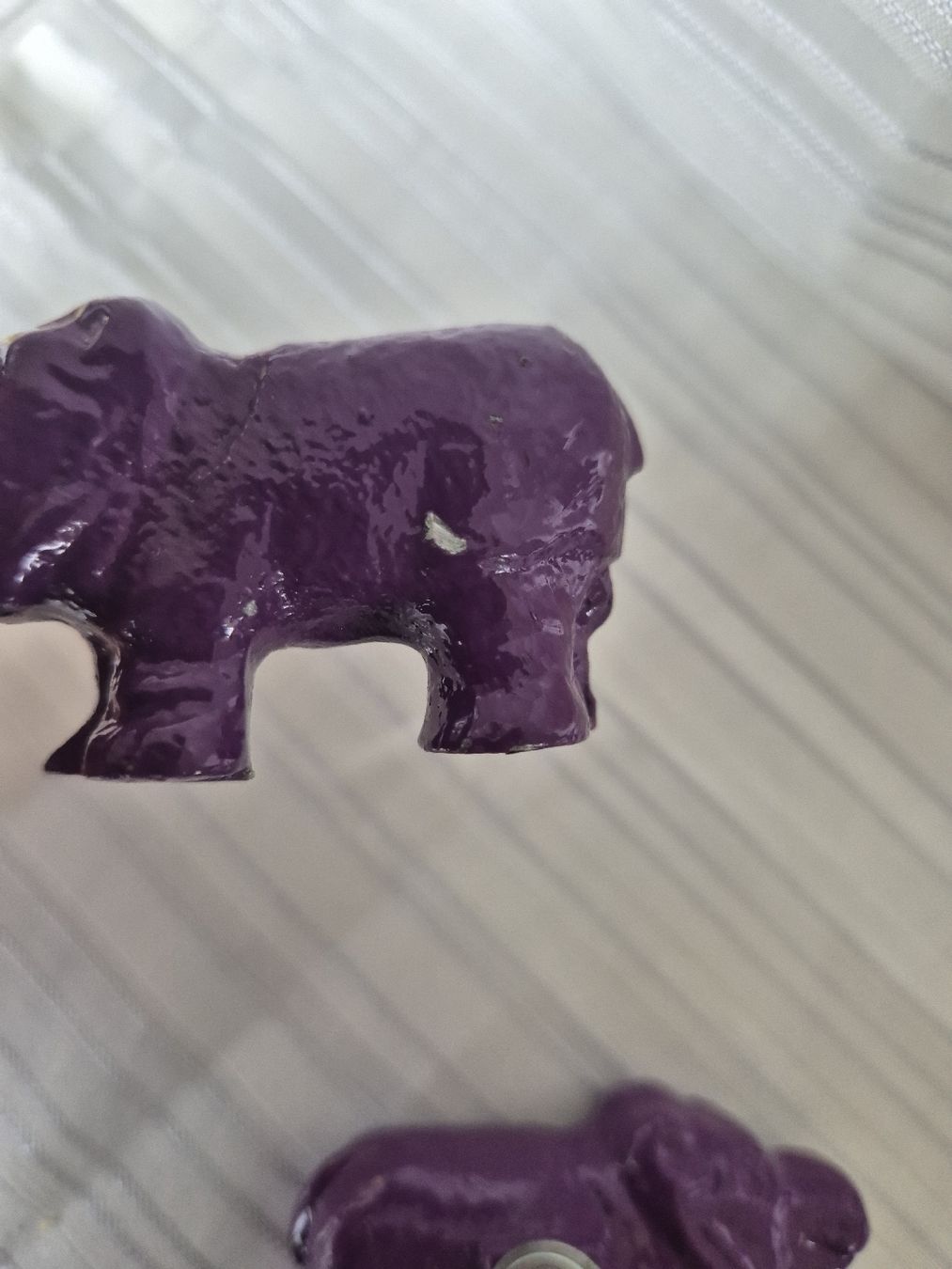 Tutte le decorazioni: Rice DK metal, purple hippo knobs with screws  – Usato da Zürich venduto da mrs_kz6n 6