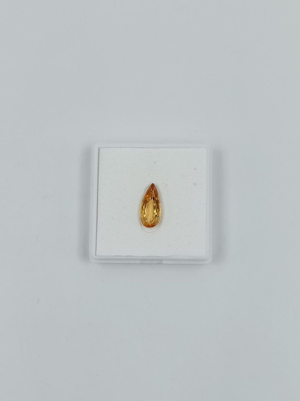 Pietre preziose: 1 HONIGGOLDFARBENER TOPAS 6.54 CT. – Usato da Luzern venduto da EdiGem 3