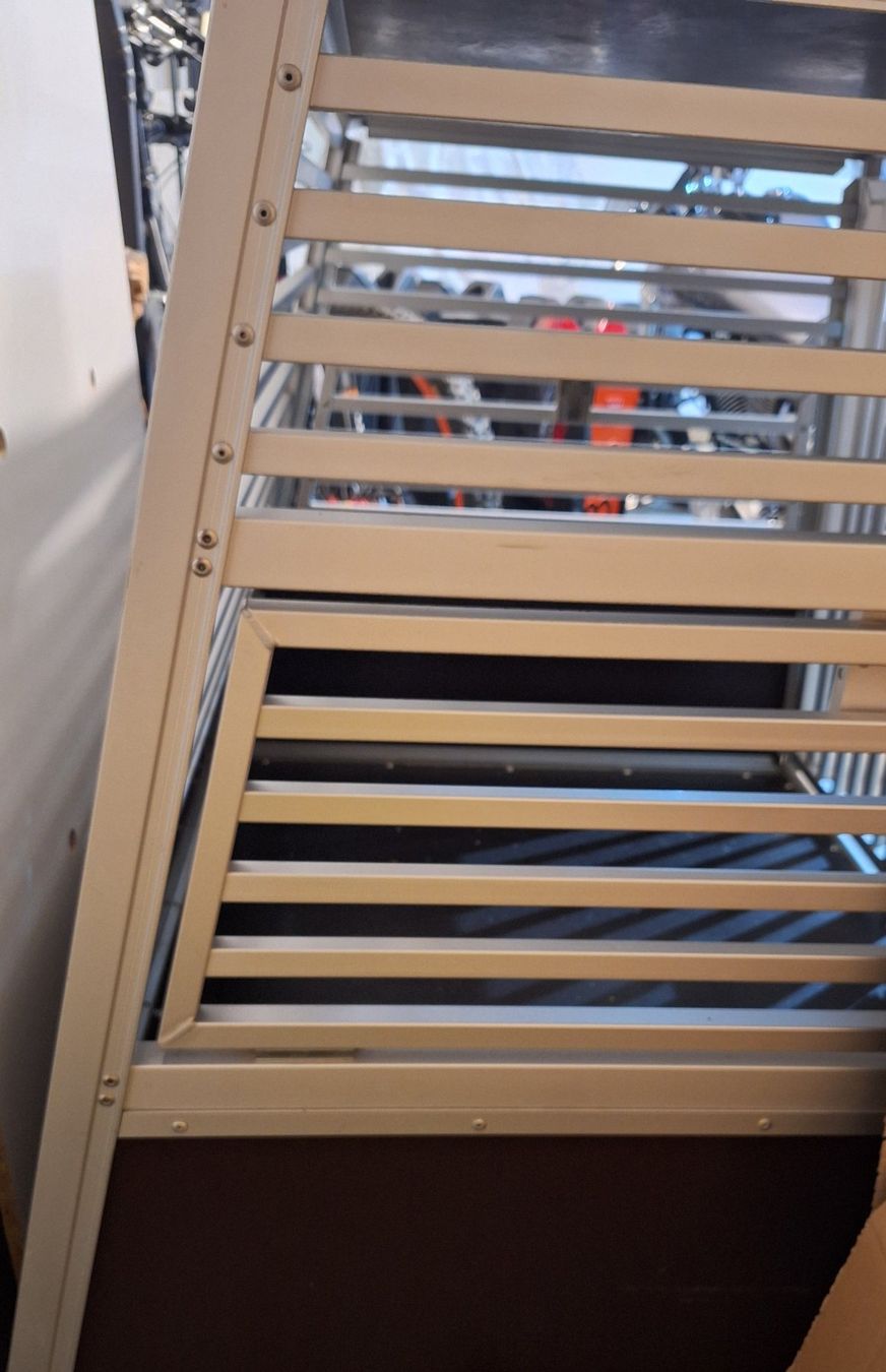 Cages, transport & sécurité: Schmidt Doppelhundebox mit Schublade und Rampe – D'occasion à Visperterminen par M1gnon 3
