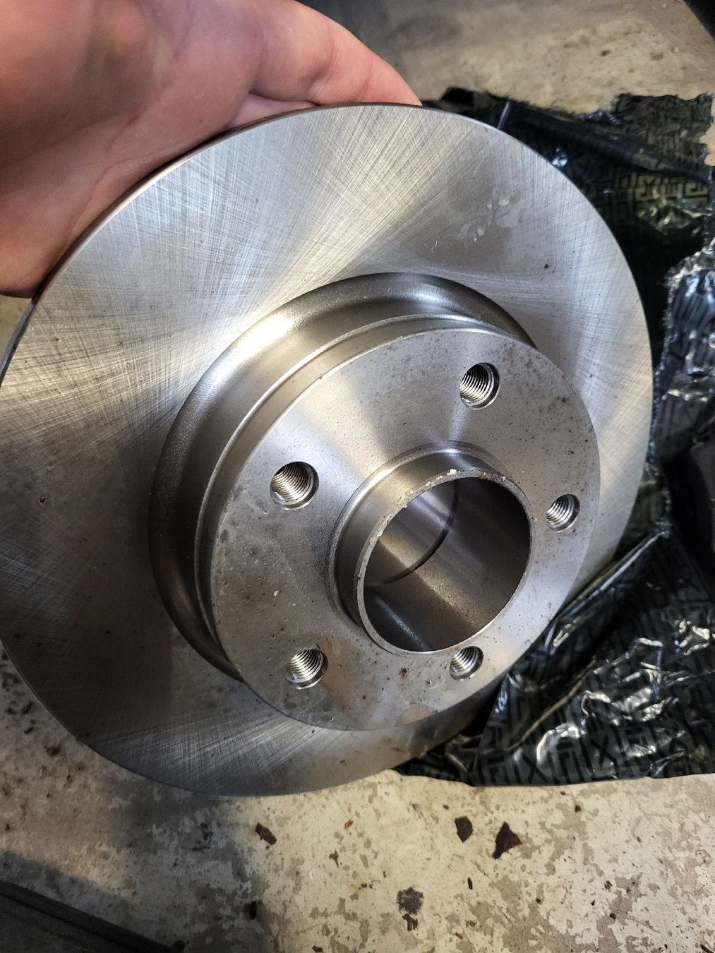 Opel Tutti pezzi di ricambio auto: Opel Vivaro Bremsscheiben Hinterachse Neu – Nuovo (secondo la descrizione) da Kirchberg SG venduto da rx-8 1