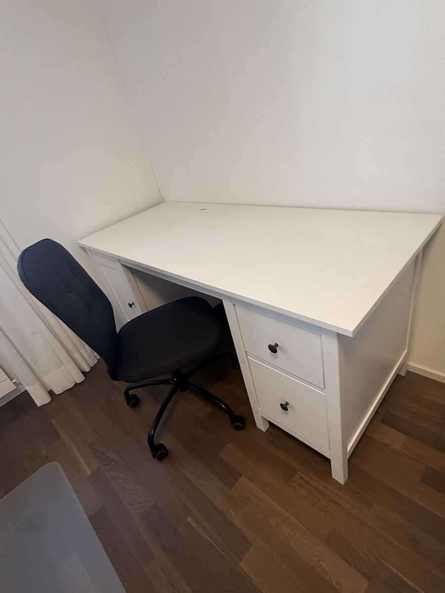 Ikea Schreibtische: Hemnes Ikea Pult inkl. Stuhl – Gebraucht aus Zug von noe_9vgg 1