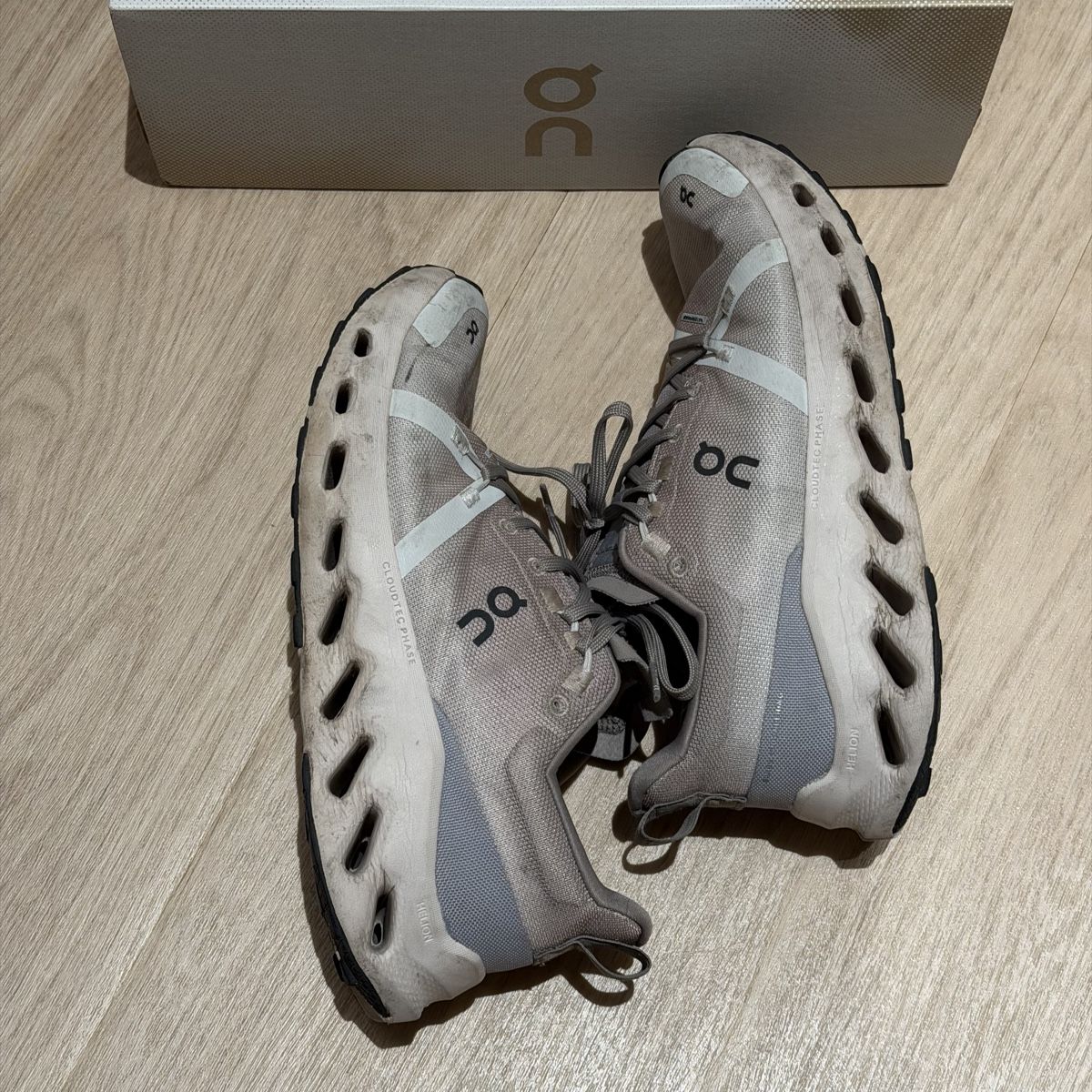On Scarpe da donna: On Cloudsurfer Trail Waterproof rubber shoes – Usato da Lausanne venduto da its_zl9h 3