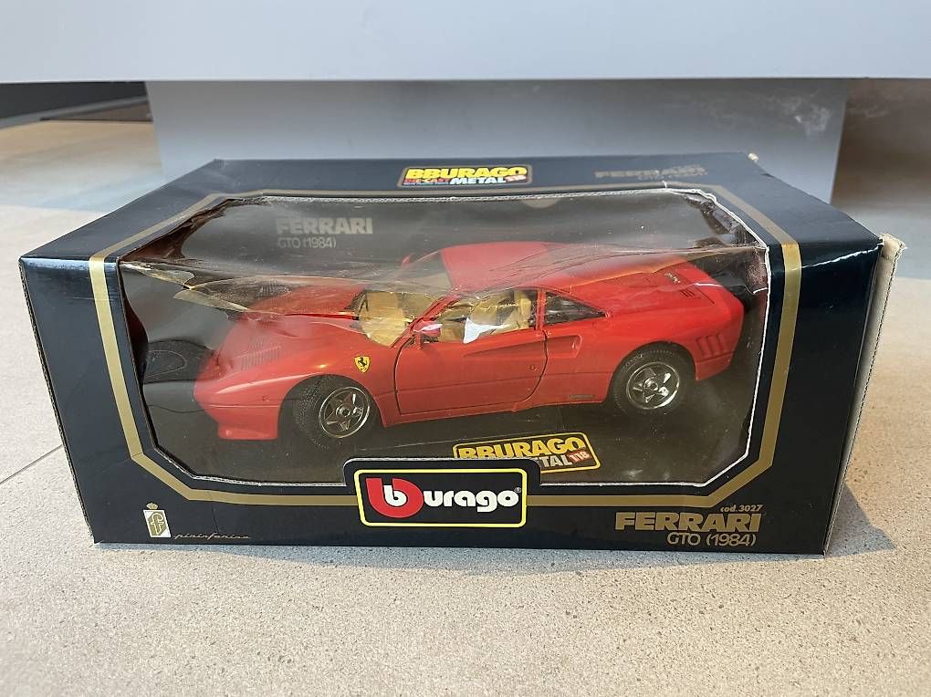 Voitures modèles: Voiture burago Ferrari GTO 1984 code 3027 – D'occasion à Bevaix par Greg999