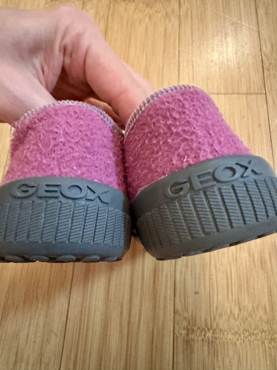 Geox Scarpe per ragazze: Geox Warm Slippers - size 25 – Usato da Pully venduto da kat_2rwv 1